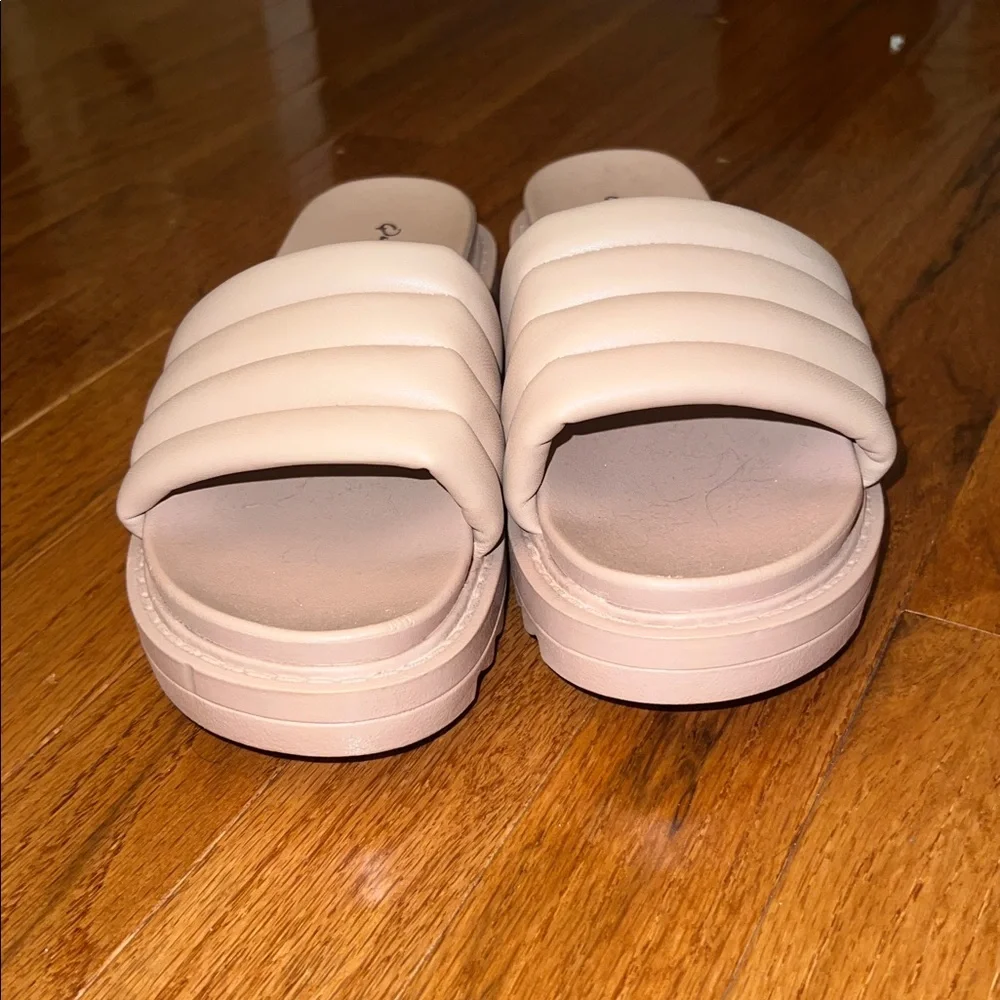 Qupid Baby Pink Platform Sandal Slip On’s Women’s Size 7
